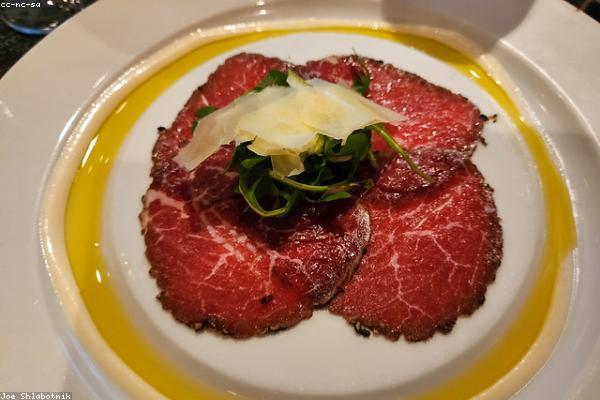 Carpaccio de Ternera con Parmesano